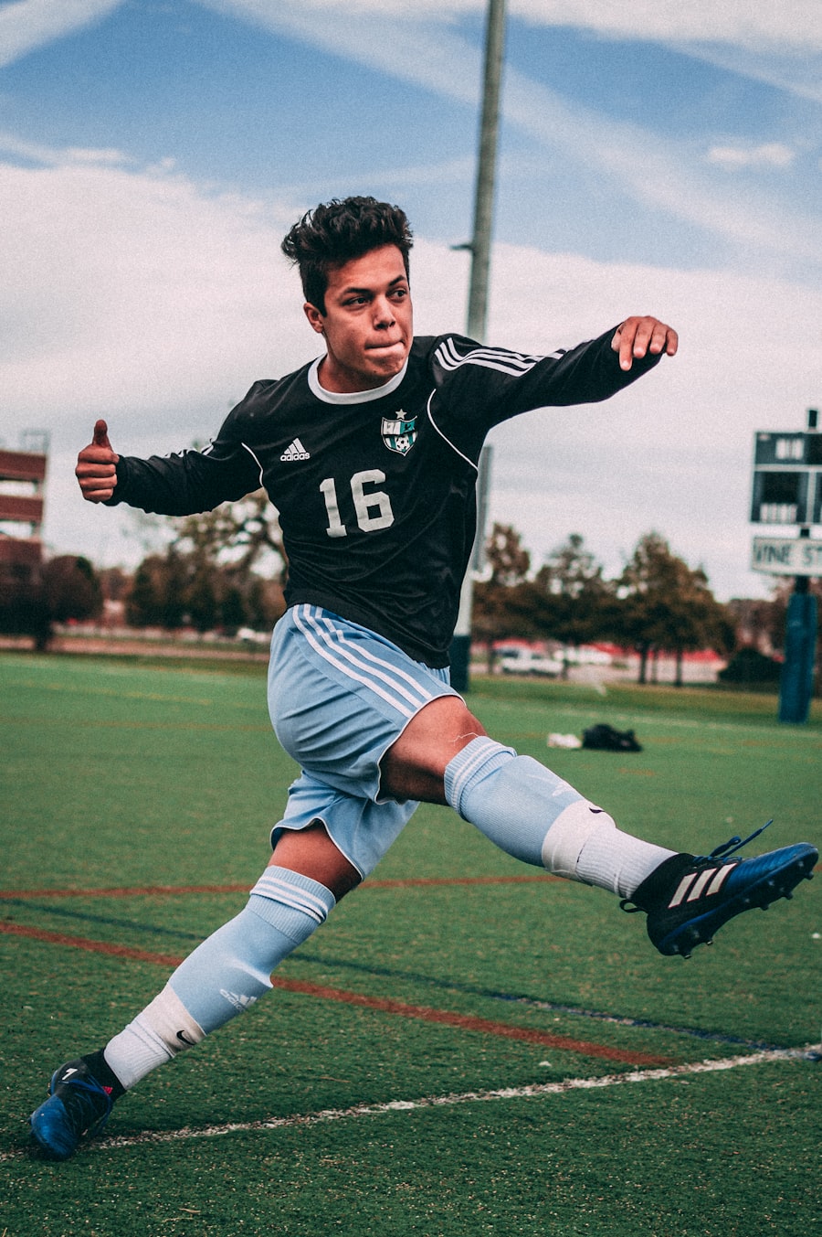 7v7 Performance Top